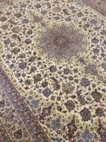 OLD ISFAHAN W/SILK - Image 2
