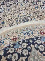 OLD NAIN W/ SILK - Image 4